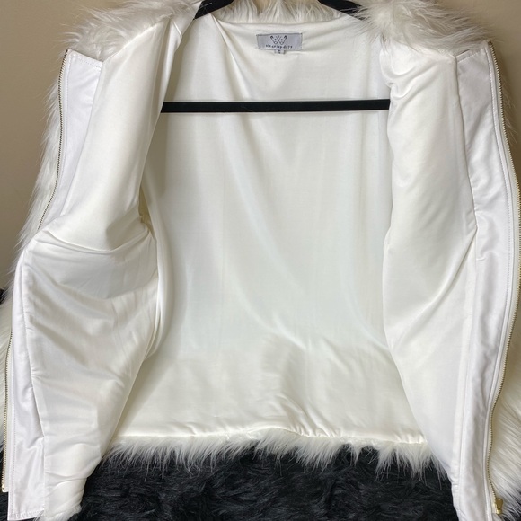 WHITE FUR ZIP UP JACKET BY SIX CRISP DAYS - Picture 12 of 12